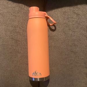 HydraPeak 40 oz . water thermos / bottle  Salmon color